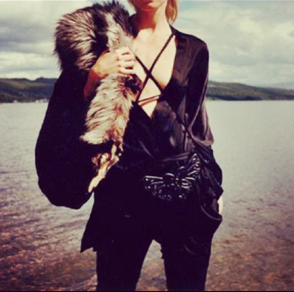 style by yellow button, instagram, style, yellow, claire fabb, fashion, womens fashion, leather, fur, summer, beach, davy crockett