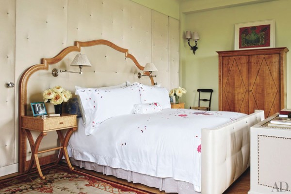 item11.rendition.slideshowHorizontal.bette-midler-manhattan-penthouse-18-bette-midlers-bedroom