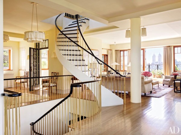 item6.rendition.slideshowVertical.bette-midler-manhattan-penthouse-04-stairwell