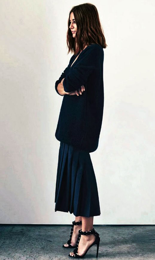 la-modella-mafia-Christine-Centenera-street-style-chic-in-Alaia-heels