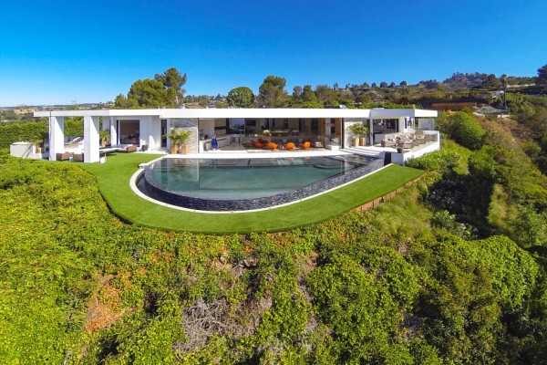 Beyonce and Jay Z, On The Run tour, power couple, entertainment, interior style, inside Beyonce and Jay Z's mansion in Beverley Hills, Hollywood, Queen Bey, on the market, Elle Decor, Beyonce, Jay Z, Blue Ivy, Claire Fabb, Style by Yellow Button, sbyb