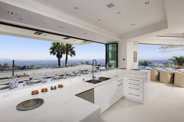 Beyonce and Jay Z, On The Run tour, power couple, entertainment, interior style, inside Beyonce and Jay Z's mansion in Beverley Hills, Hollywood, Queen Bey, on the market, Elle Decor, Beyonce, Jay Z, Blue Ivy, Claire Fabb, Style by Yellow Button, sbyb