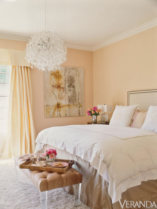 nrm_1422909336-syn-39-540f5b7544cd0_-_ver-jlo-bedroom-msc