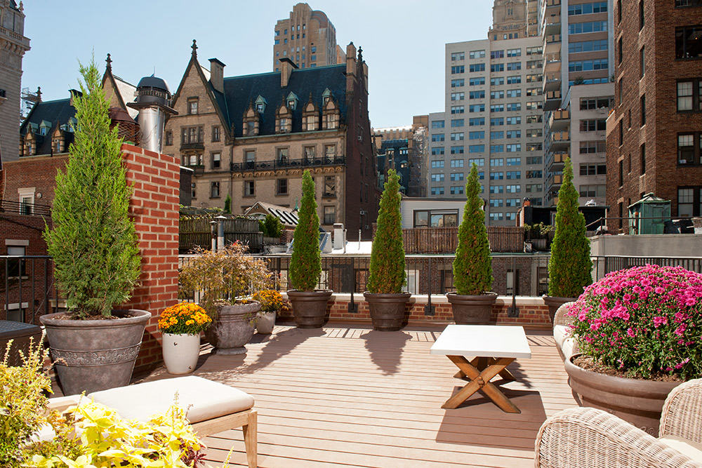 Anne-Hathaway-New-York-City-Condo-Patio-2